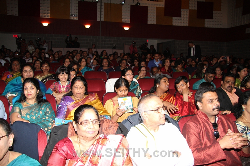 LORDKRISHNA-TORONTO300313SEITHY (410)